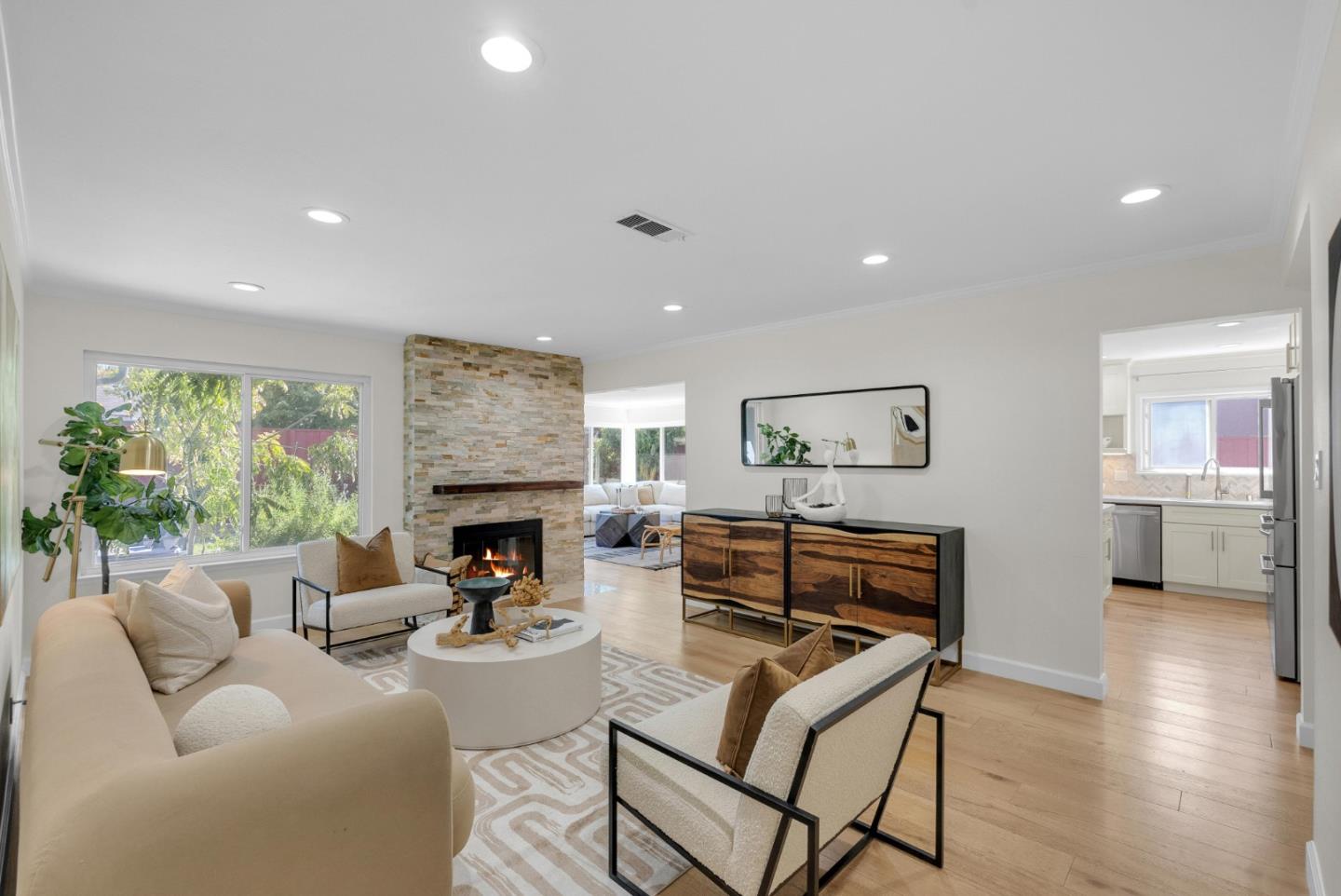 Detail Gallery Image 5 of 53 For 550 Calero Ave, San Jose,  CA 95123 - 3 Beds | 2 Baths