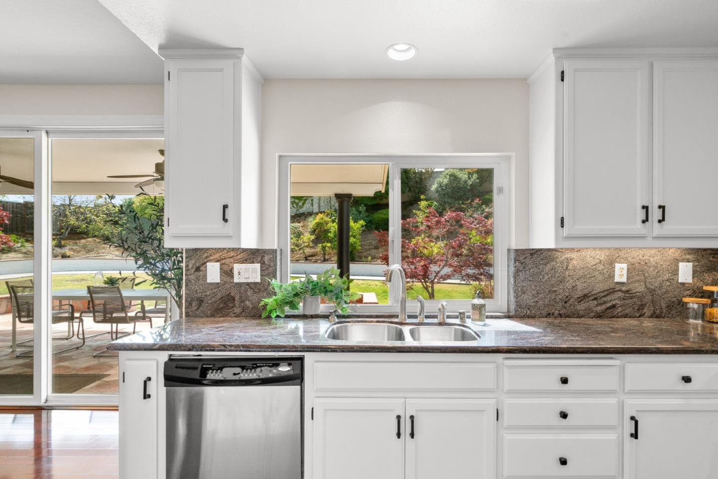 Detail Gallery Image 22 of 60 For 4627 Pacific Rim Way, San Jose,  CA 95121 - 5 Beds | 3 Baths
