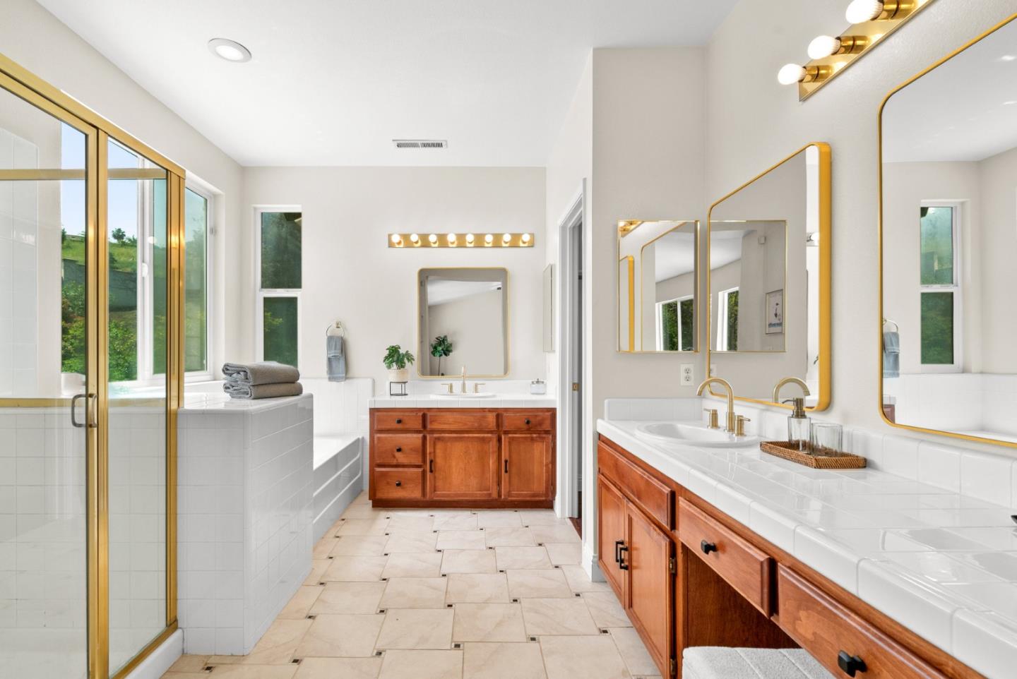 Detail Gallery Image 32 of 60 For 4627 Pacific Rim Way, San Jose,  CA 95121 - 5 Beds | 3 Baths