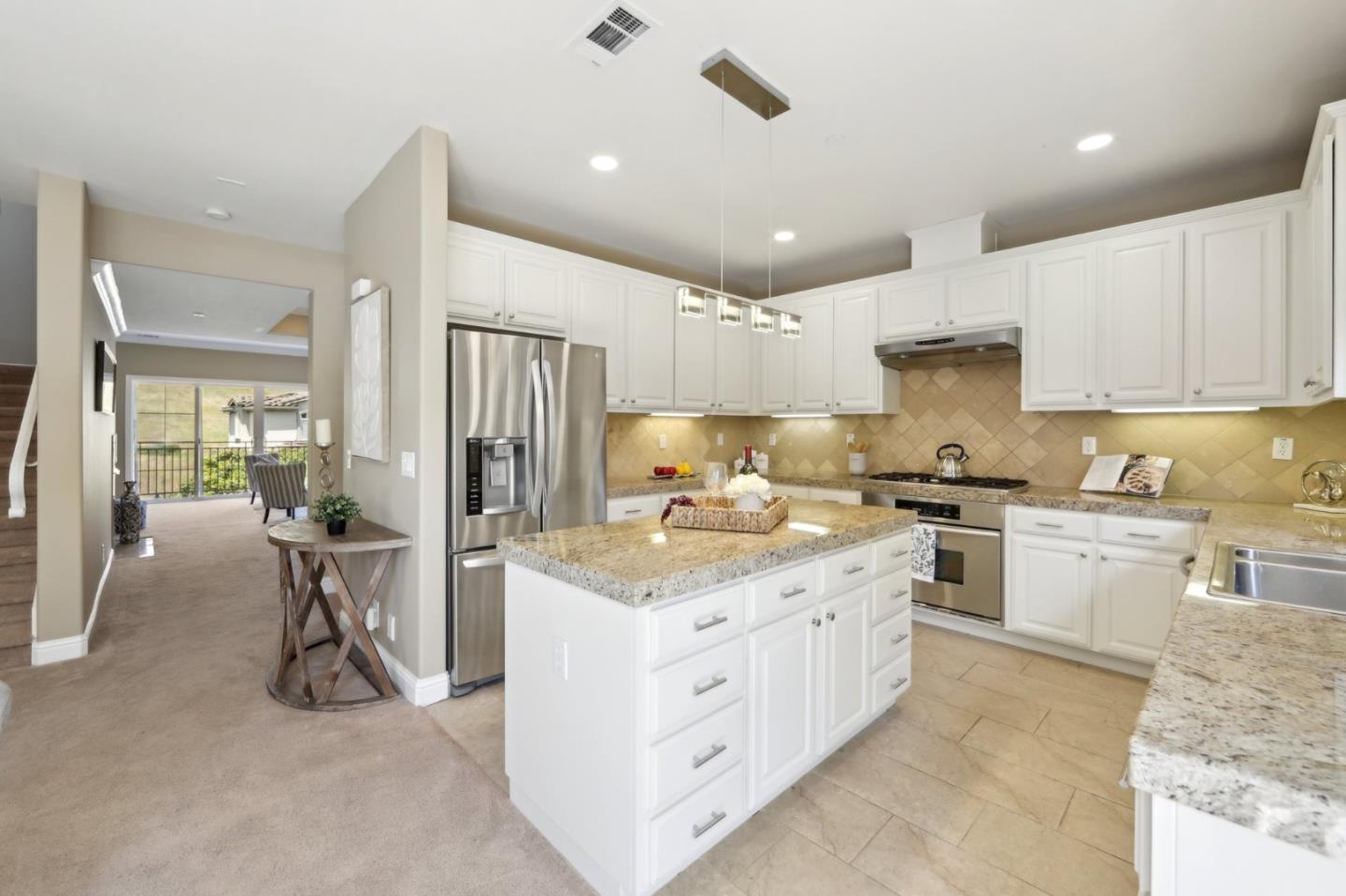 Detail Gallery Image 15 of 57 For 811 La Montagne Pl, South San Francisco,  CA 94080 - 3 Beds | 2/1 Baths