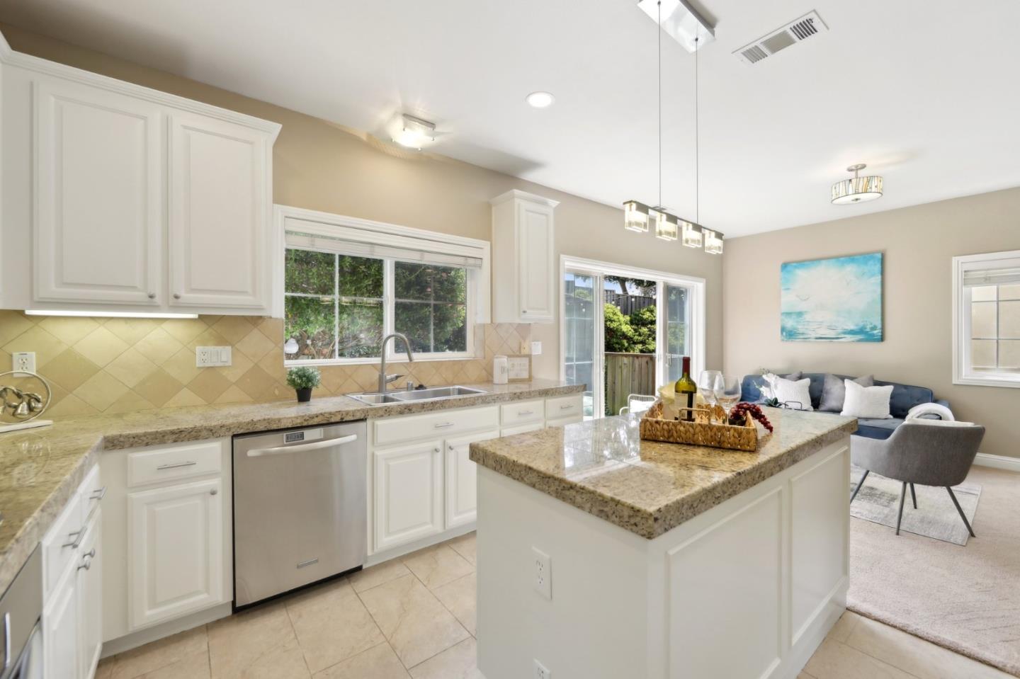 Detail Gallery Image 16 of 57 For 811 La Montagne Pl, South San Francisco,  CA 94080 - 3 Beds | 2/1 Baths