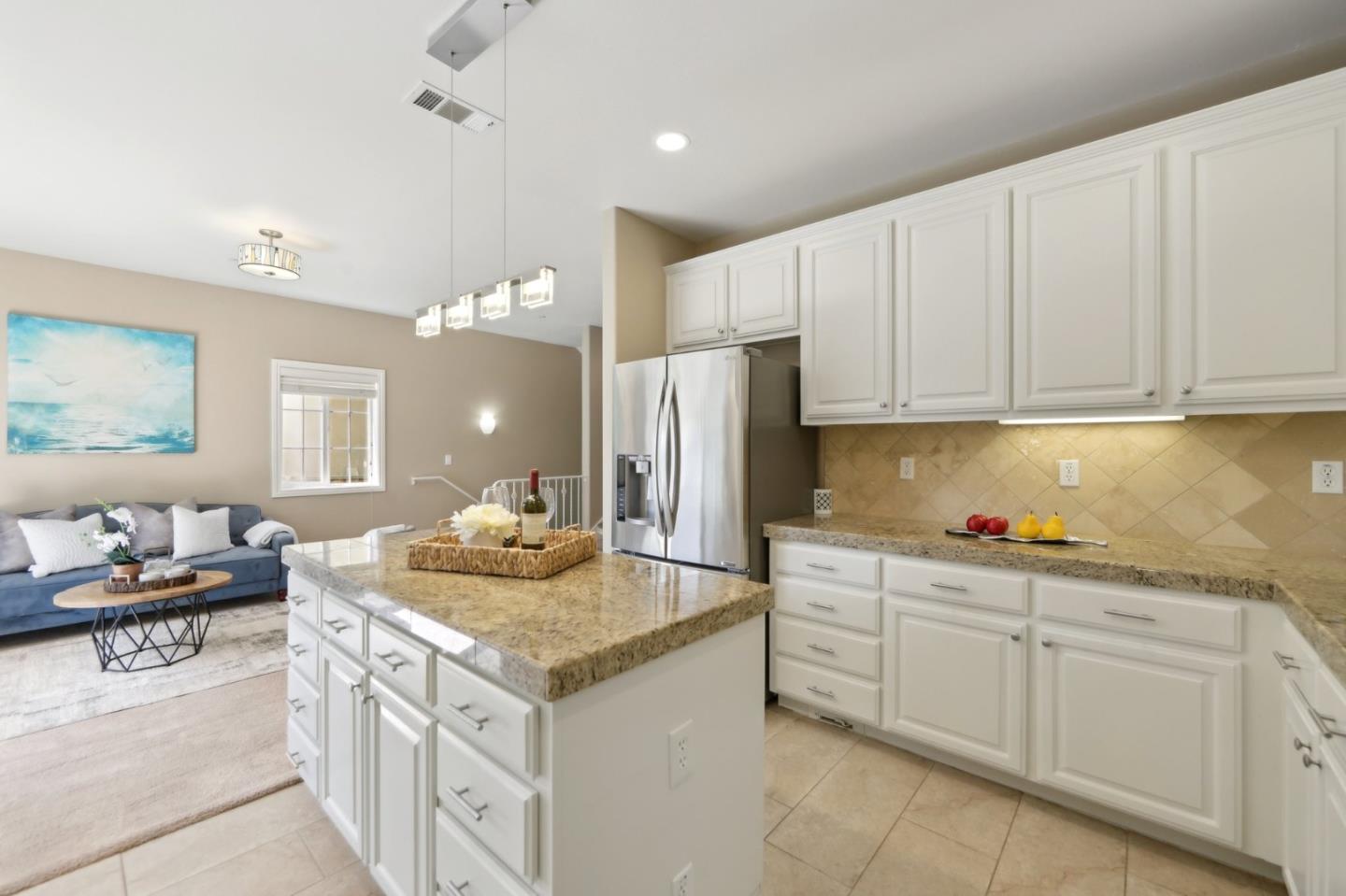 Detail Gallery Image 17 of 57 For 811 La Montagne Pl, South San Francisco,  CA 94080 - 3 Beds | 2/1 Baths