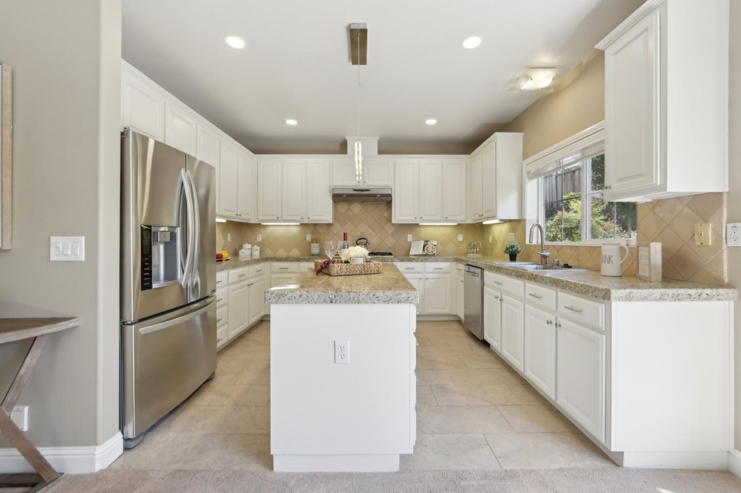 Detail Gallery Image 20 of 57 For 811 La Montagne Pl, South San Francisco,  CA 94080 - 3 Beds | 2/1 Baths