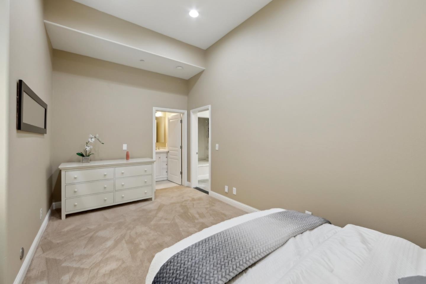Detail Gallery Image 36 of 57 For 811 La Montagne Pl, South San Francisco,  CA 94080 - 3 Beds | 2/1 Baths
