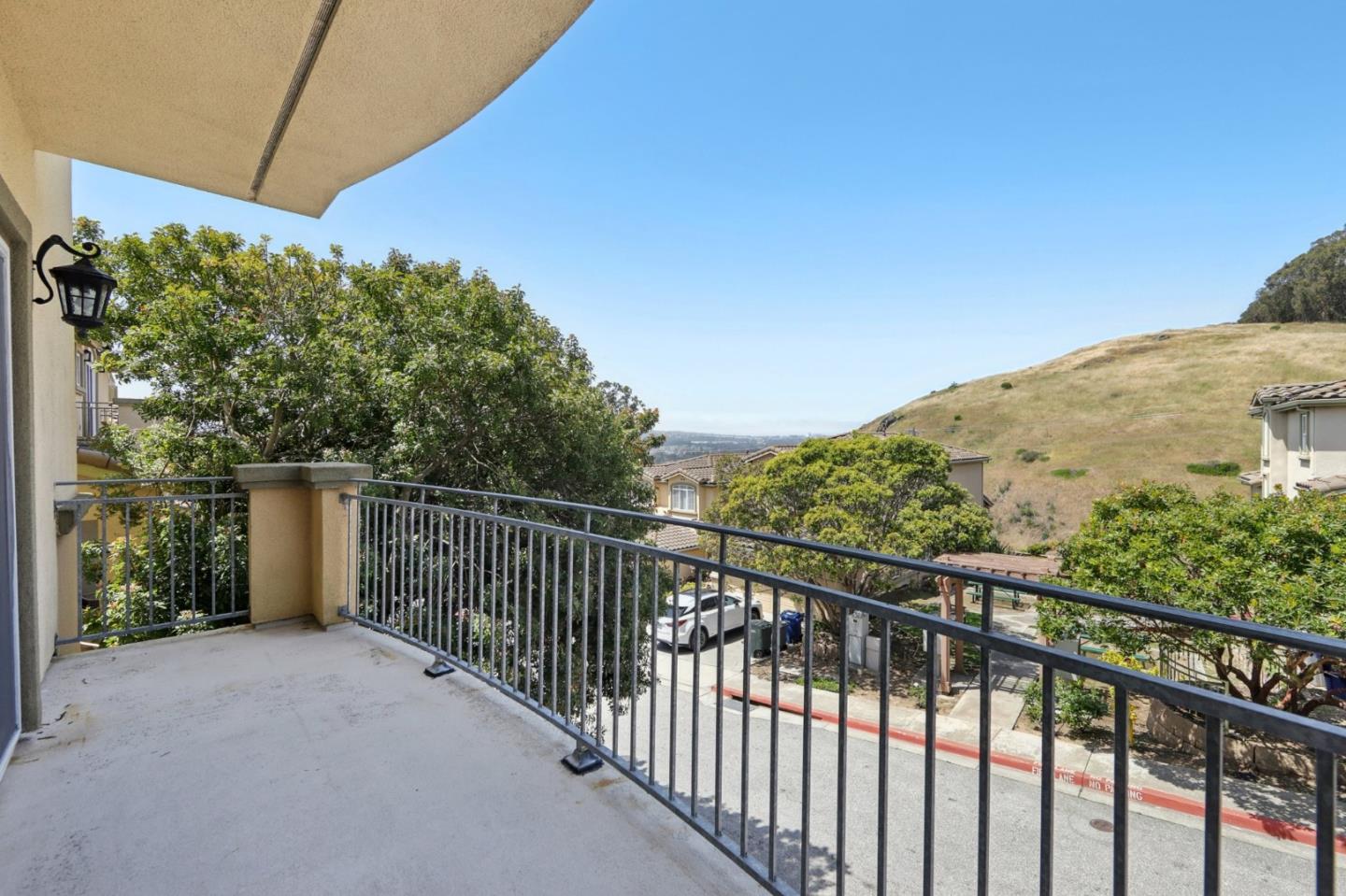 Detail Gallery Image 39 of 57 For 811 La Montagne Pl, South San Francisco,  CA 94080 - 3 Beds | 2/1 Baths