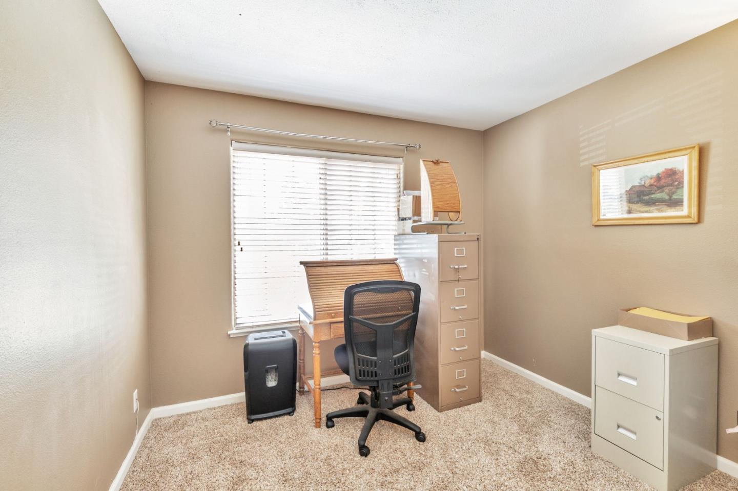 Detail Gallery Image 14 of 21 For 161 Amber Ct, Hollister,  CA 95023 - 3 Beds | 2 Baths