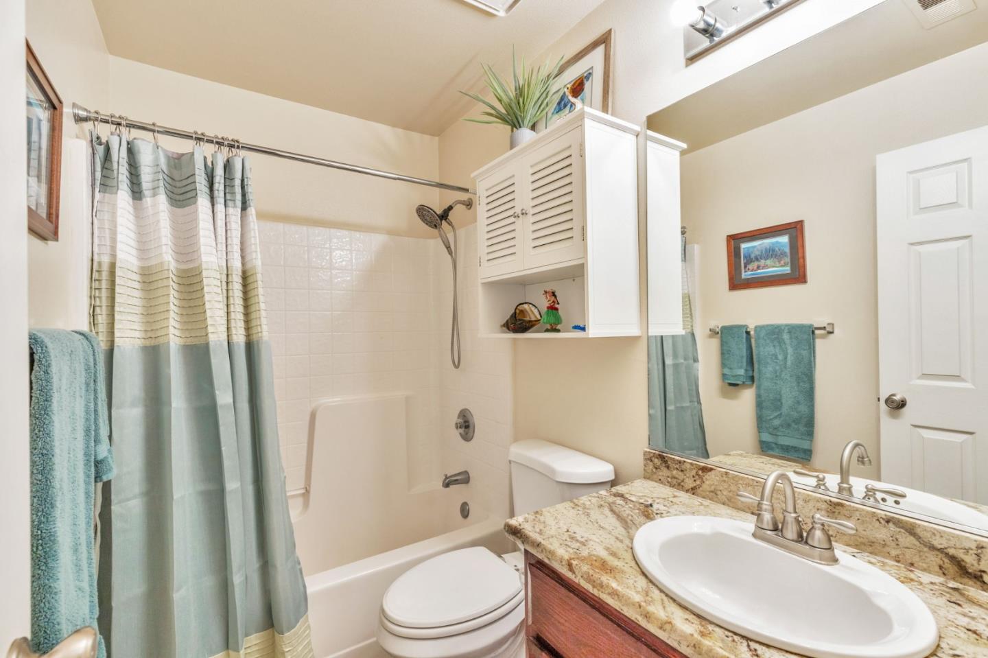 Detail Gallery Image 15 of 21 For 161 Amber Ct, Hollister,  CA 95023 - 3 Beds | 2 Baths