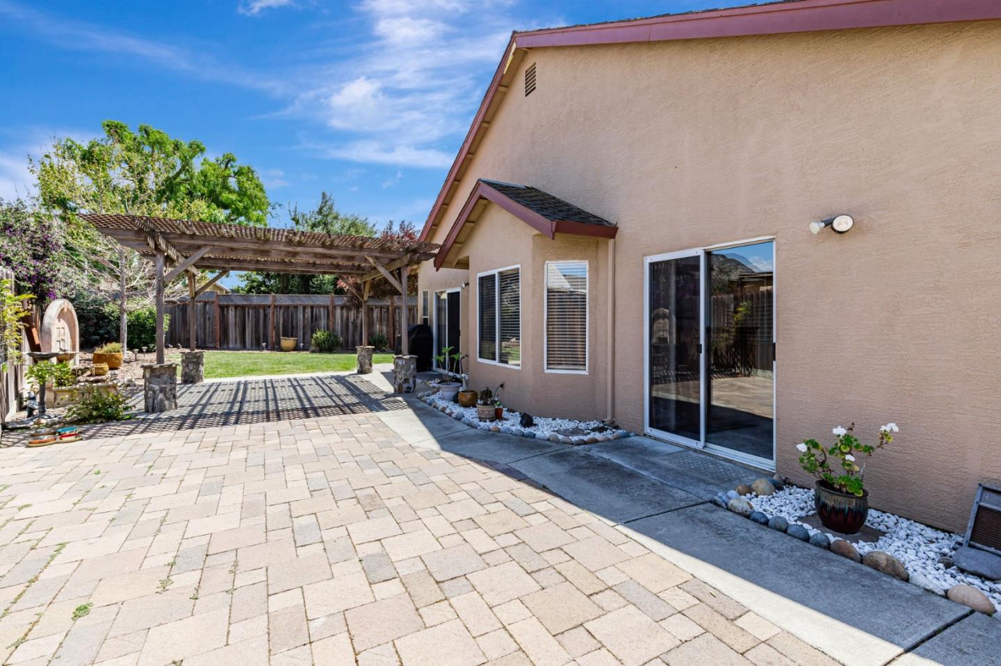 Detail Gallery Image 18 of 21 For 161 Amber Ct, Hollister,  CA 95023 - 3 Beds | 2 Baths