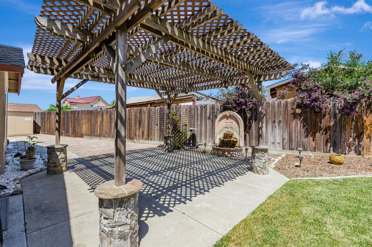 Detail Gallery Image 19 of 21 For 161 Amber Ct, Hollister,  CA 95023 - 3 Beds | 2 Baths