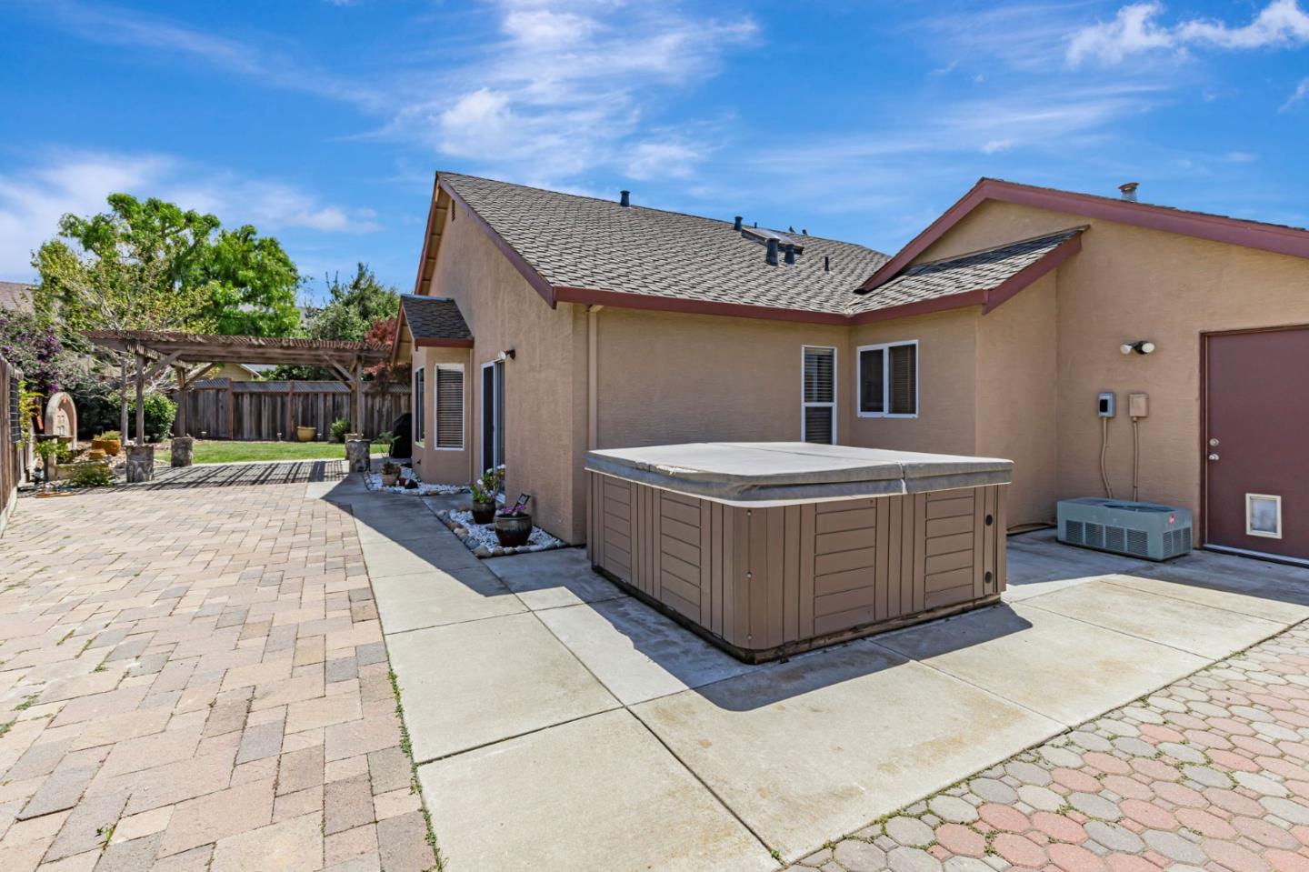 Detail Gallery Image 20 of 21 For 161 Amber Ct, Hollister,  CA 95023 - 3 Beds | 2 Baths