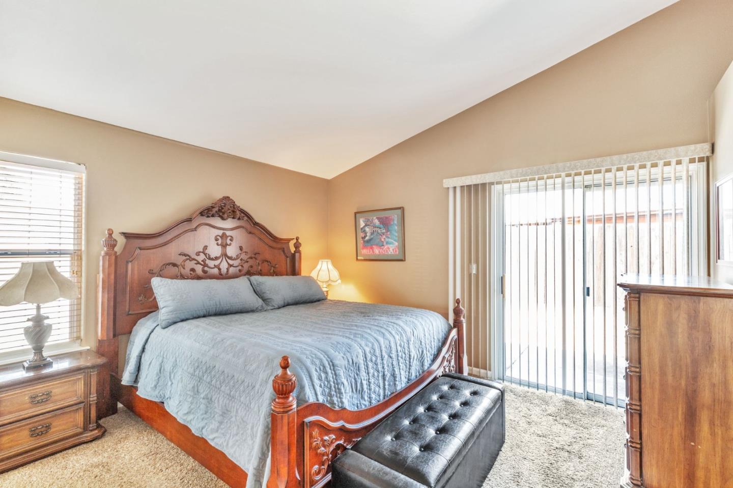Detail Gallery Image 8 of 21 For 161 Amber Ct, Hollister,  CA 95023 - 3 Beds | 2 Baths