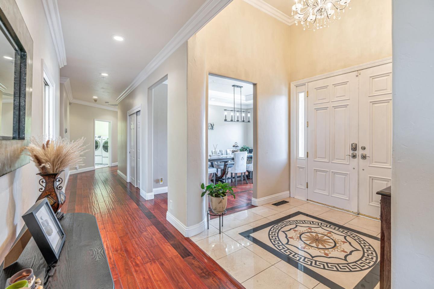 Detail Gallery Image 10 of 67 For 25061 Hidden Mesa Ct, Monterey,  CA 93940 - 4 Beds | 3/1 Baths