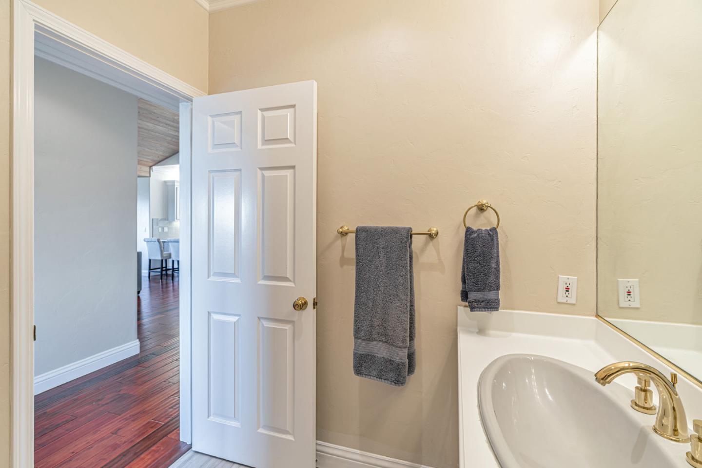 Detail Gallery Image 31 of 67 For 25061 Hidden Mesa Ct, Monterey,  CA 93940 - 4 Beds | 3/1 Baths
