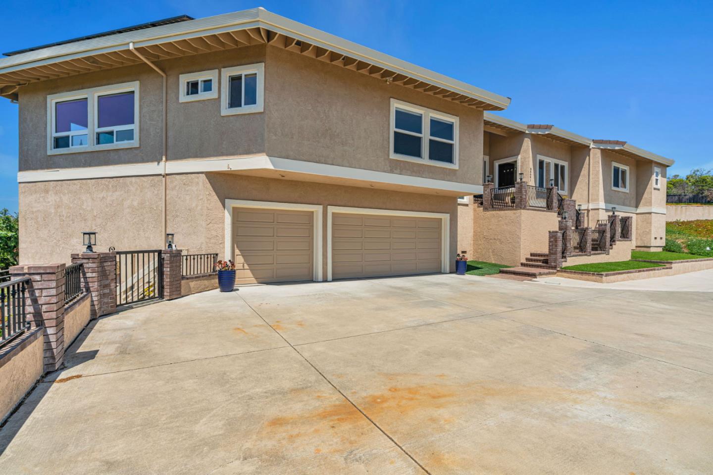 Detail Gallery Image 5 of 67 For 25061 Hidden Mesa Ct, Monterey,  CA 93940 - 4 Beds | 3/1 Baths