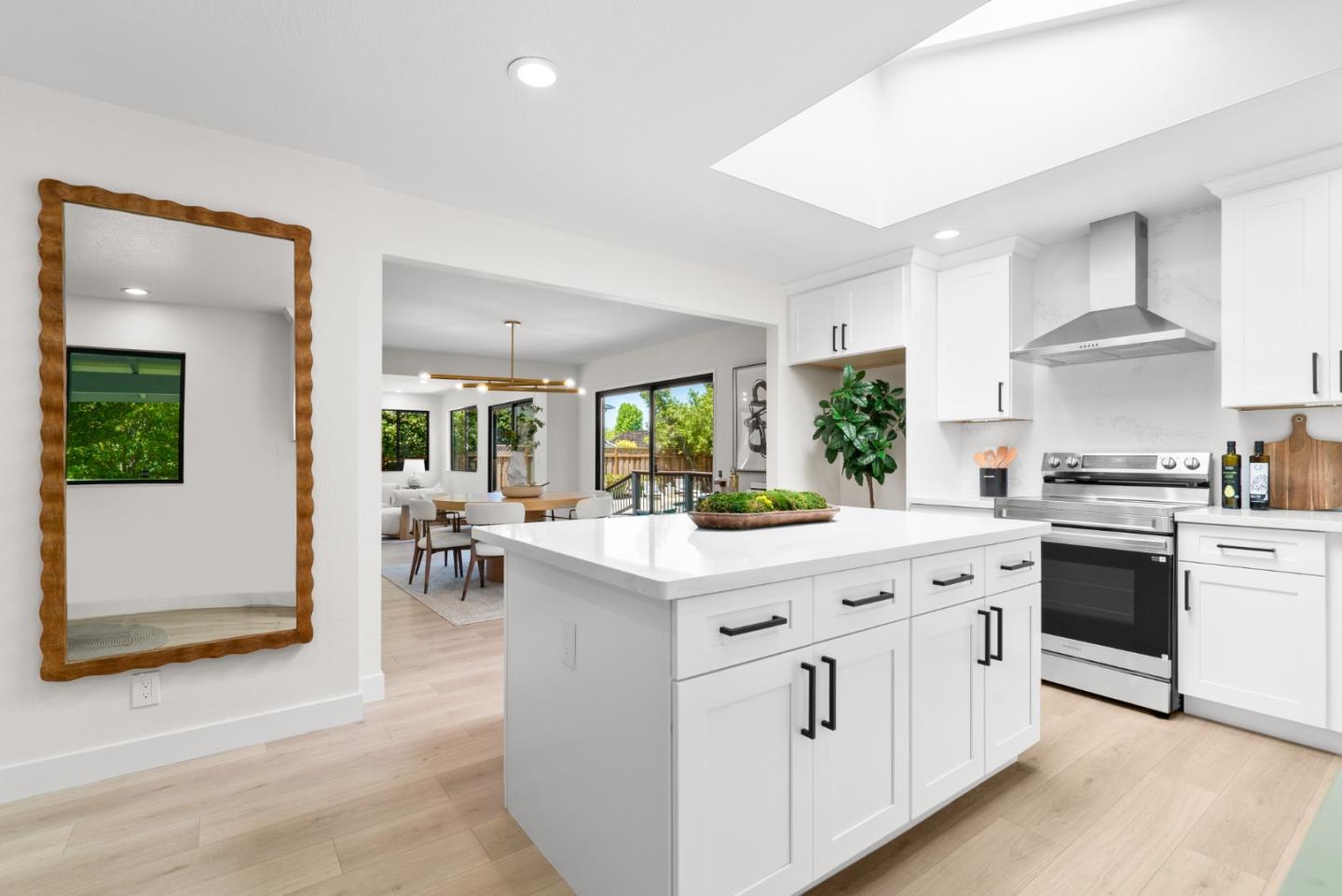 Detail Gallery Image 22 of 74 For 2325 Walden Sq, San Jose,  CA 95124 - 4 Beds | 3 Baths