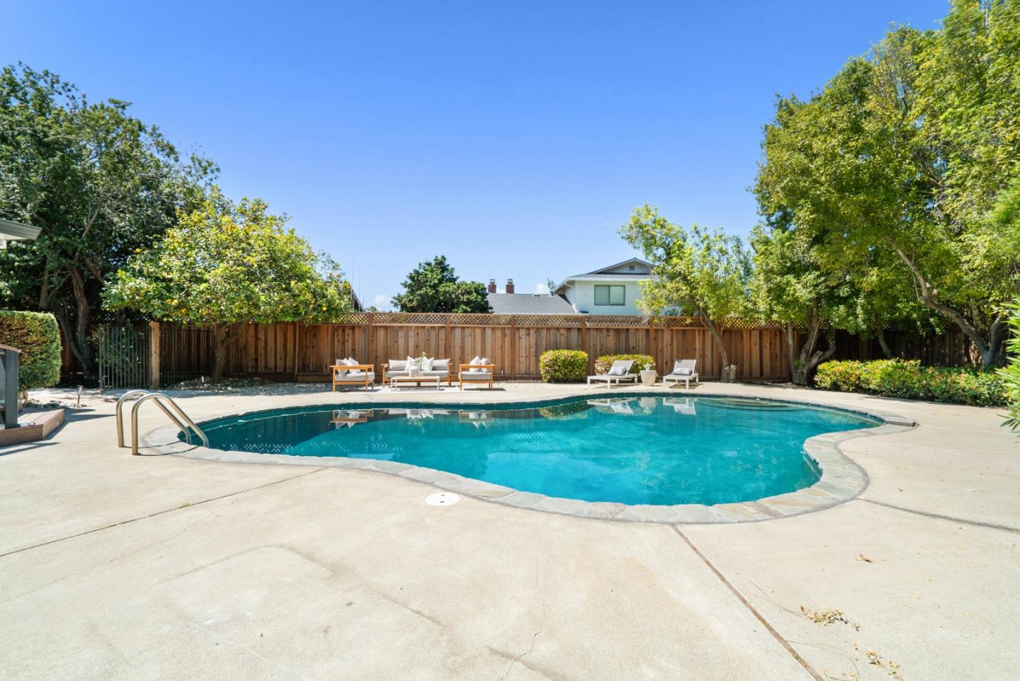 Detail Gallery Image 56 of 74 For 2325 Walden Sq, San Jose,  CA 95124 - 4 Beds | 3 Baths