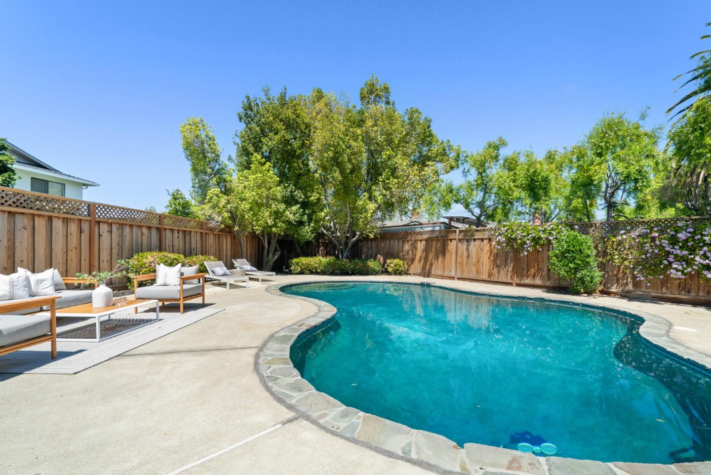 Detail Gallery Image 57 of 74 For 2325 Walden Sq, San Jose,  CA 95124 - 4 Beds | 3 Baths