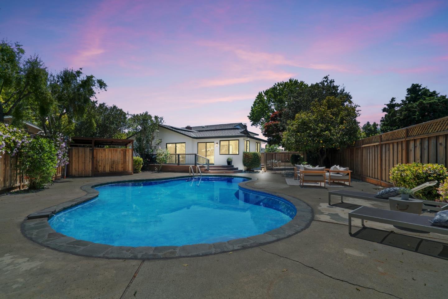 Detail Gallery Image 69 of 74 For 2325 Walden Sq, San Jose,  CA 95124 - 4 Beds | 3 Baths