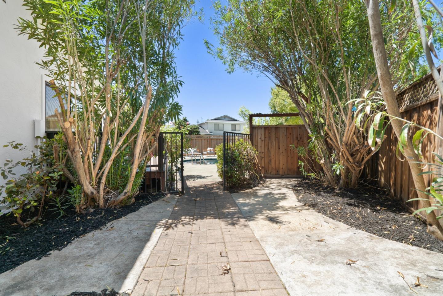Detail Gallery Image 71 of 74 For 2325 Walden Sq, San Jose,  CA 95124 - 4 Beds | 3 Baths