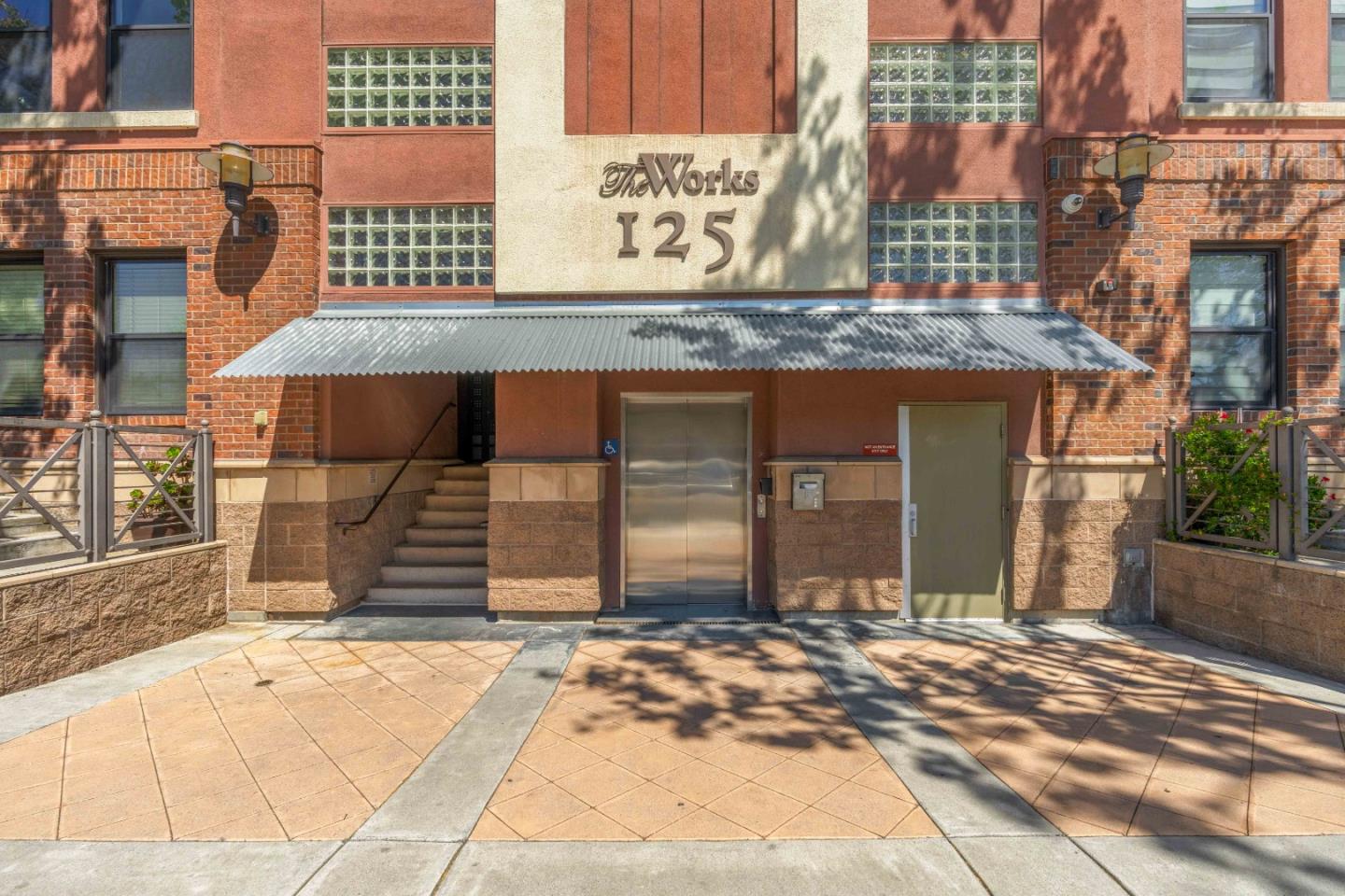 Detail Gallery Image 1 of 28 For 125 Patterson St #320,  San Jose,  CA 95112 - 1 Beds | 1 Baths
