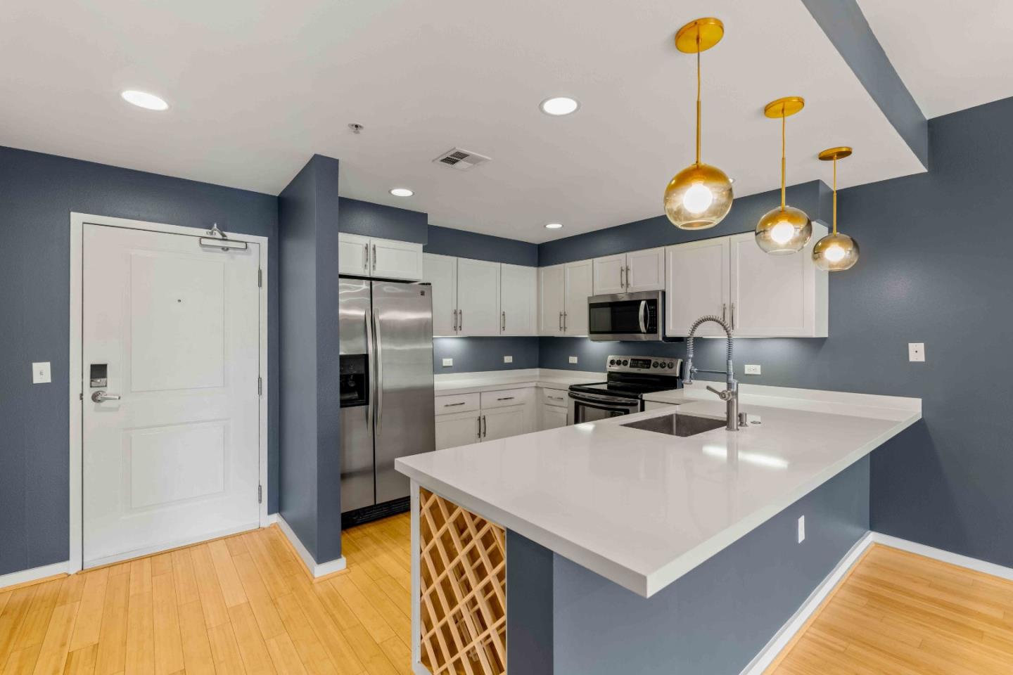 Detail Gallery Image 4 of 28 For 125 Patterson St #320,  San Jose,  CA 95112 - 1 Beds | 1 Baths