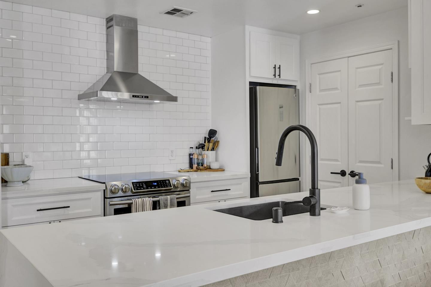 Detail Gallery Image 1 of 52 For 1550 Technology Dr #4119,  San Jose,  CA 95110 - 2 Beds | 2 Baths