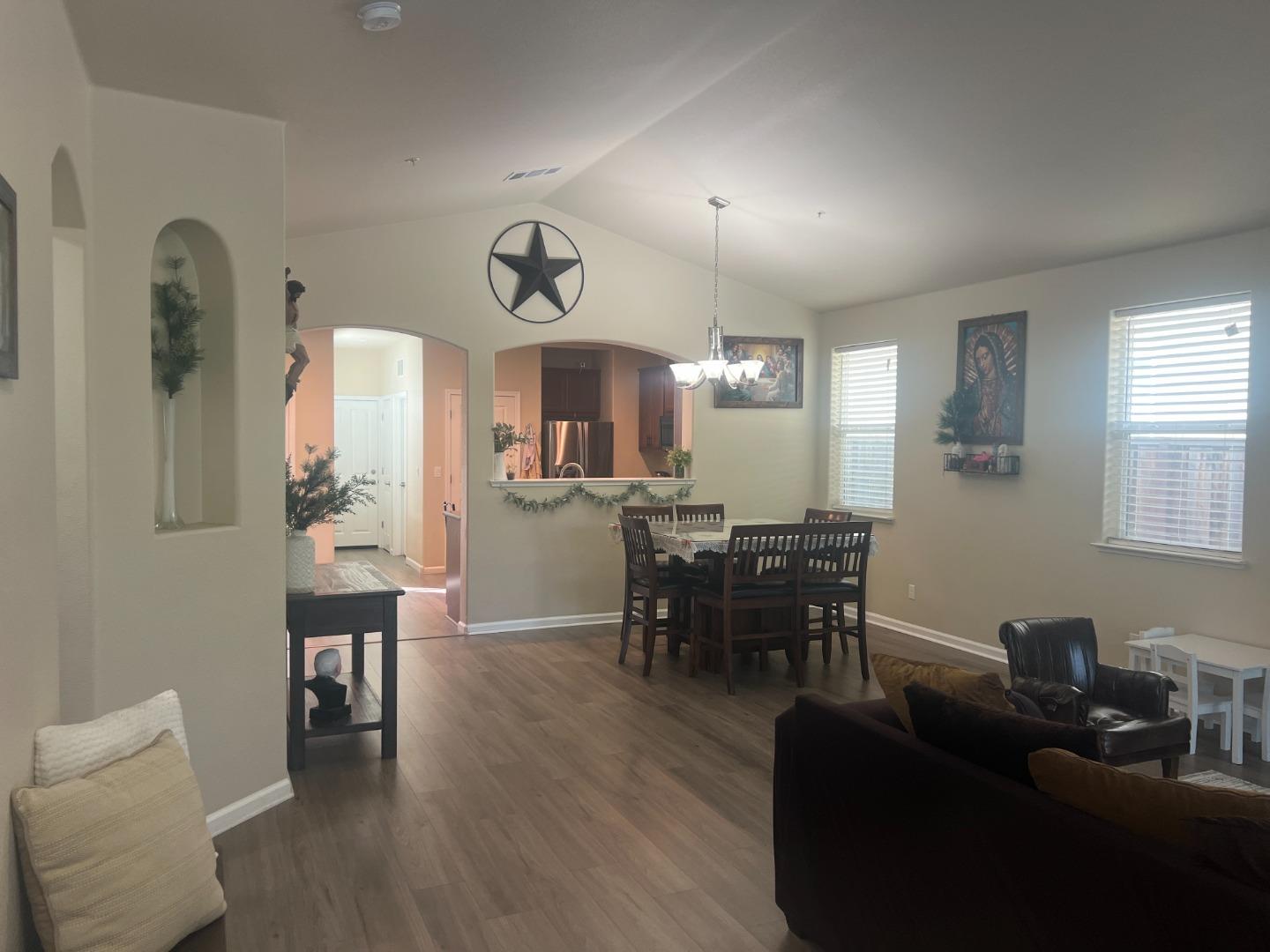 Detail Gallery Image 13 of 37 For 614 Brumwell St, King City,  CA 93930 - 4 Beds | 2 Baths