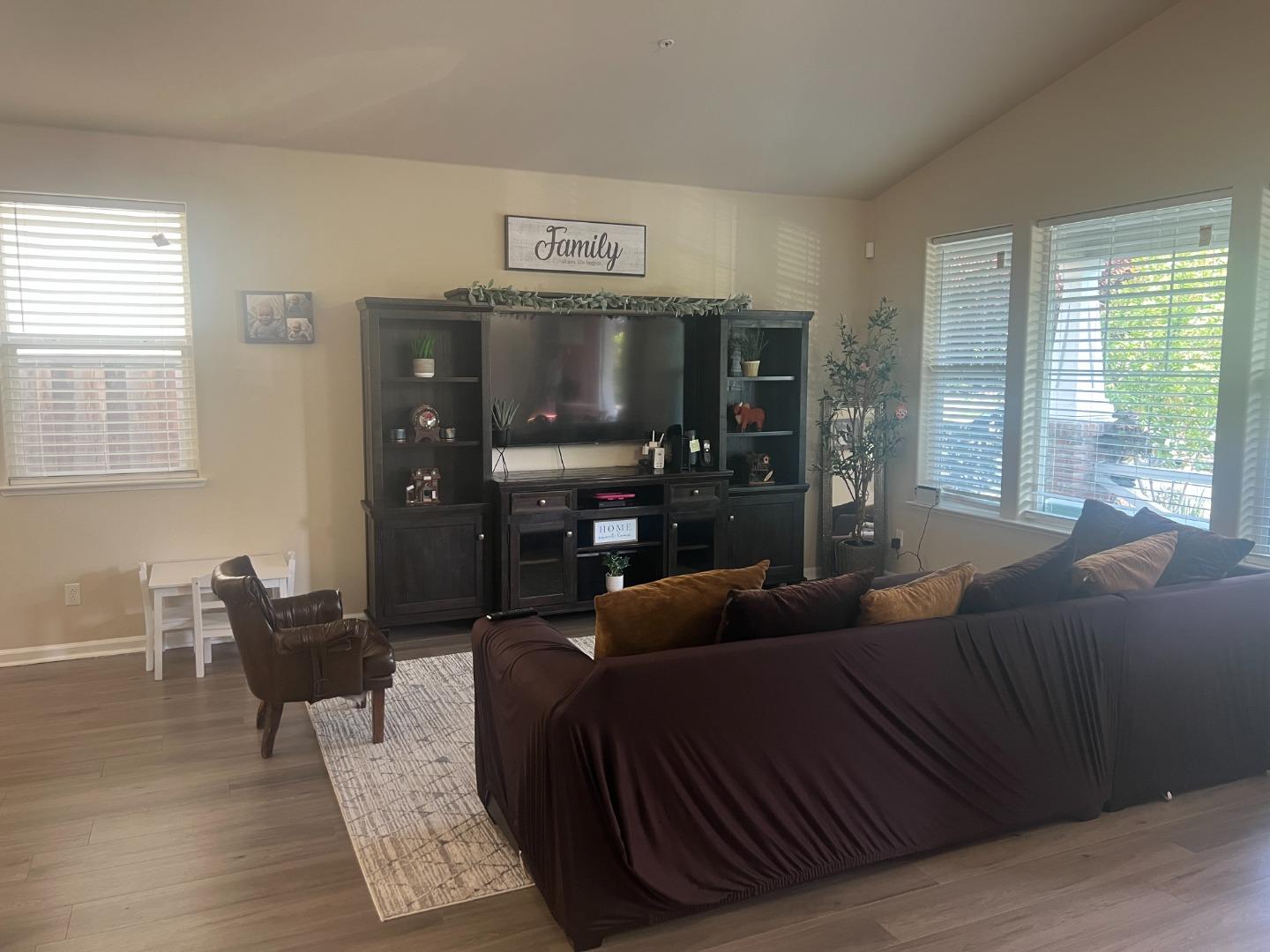 Detail Gallery Image 14 of 37 For 614 Brumwell St, King City,  CA 93930 - 4 Beds | 2 Baths