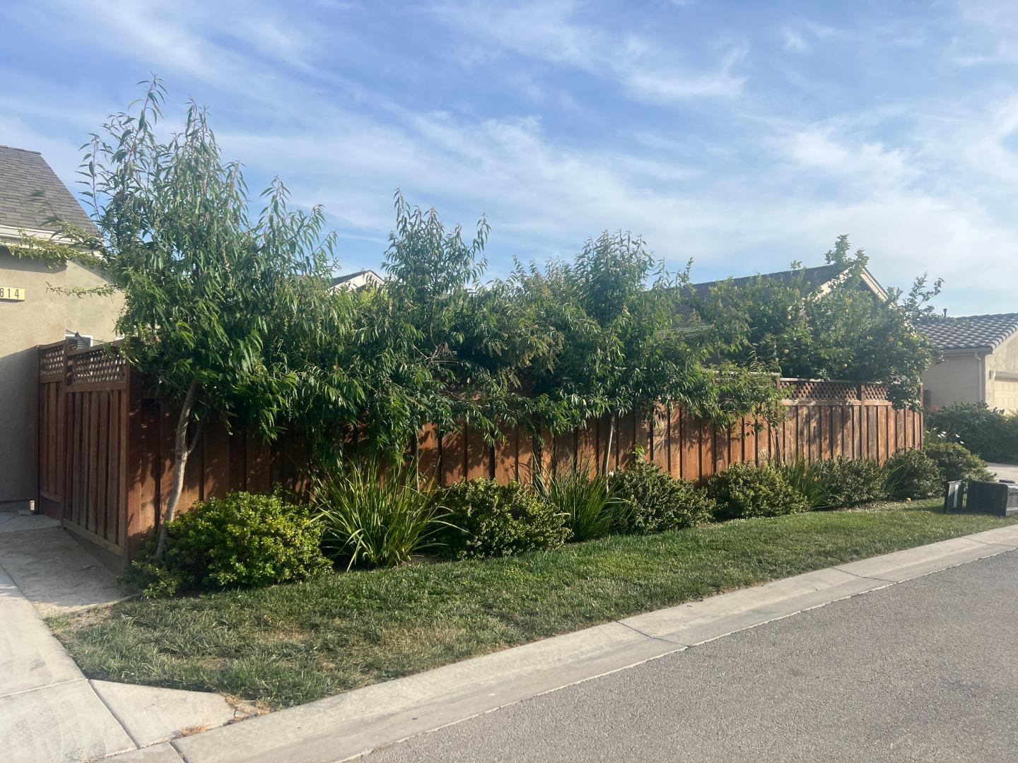 Detail Gallery Image 5 of 37 For 614 Brumwell St, King City,  CA 93930 - 4 Beds | 2 Baths