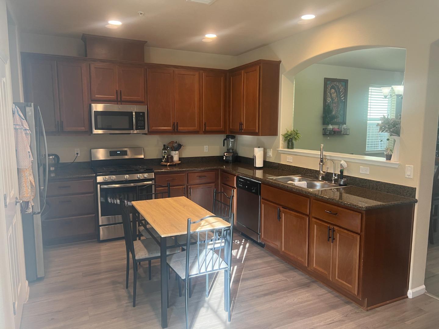 Detail Gallery Image 7 of 37 For 614 Brumwell St, King City,  CA 93930 - 4 Beds | 2 Baths