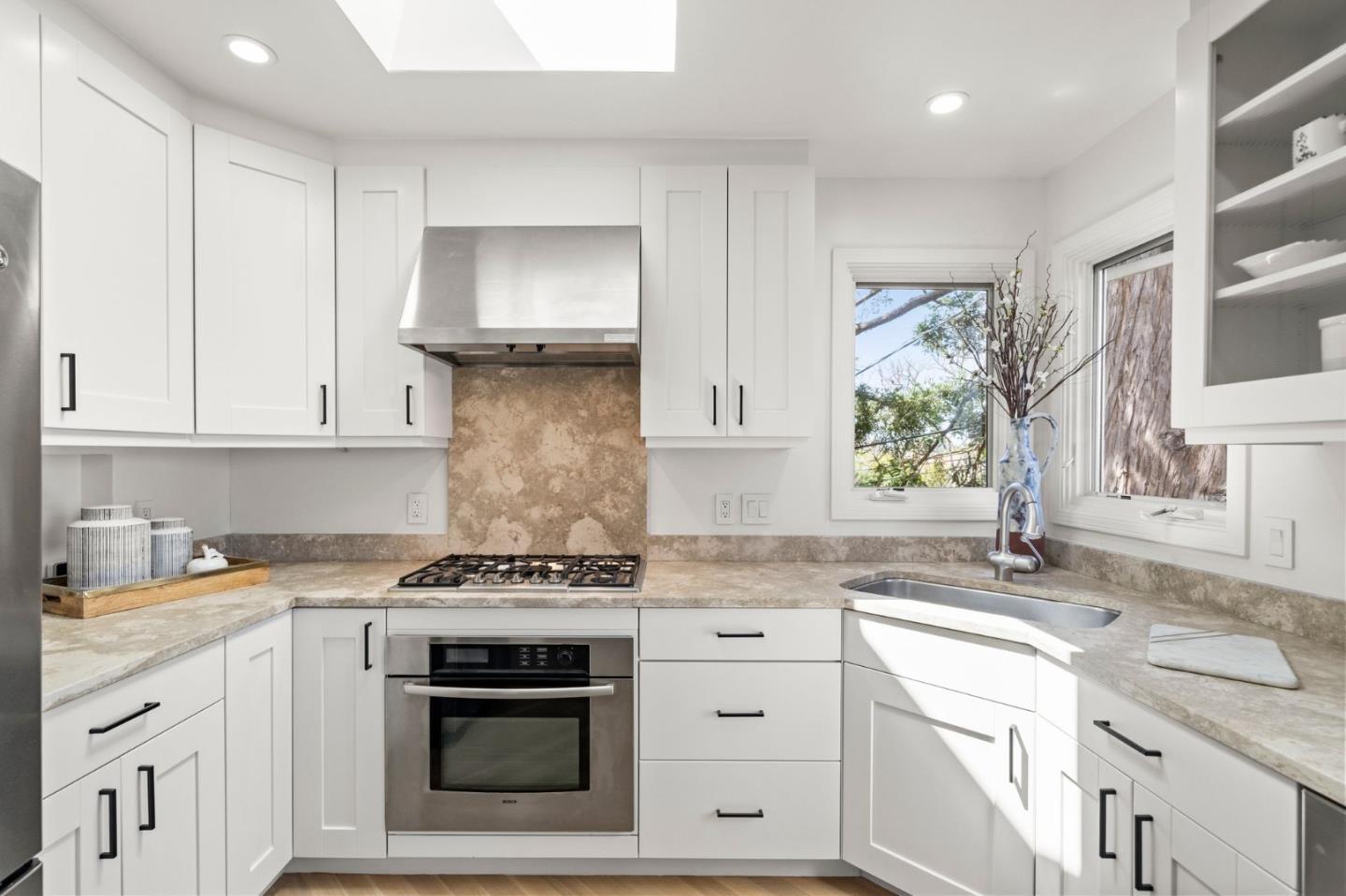 Detail Gallery Image 20 of 43 For 333 Georgetown Ave, San Mateo,  CA 94402 - 4 Beds | 3 Baths
