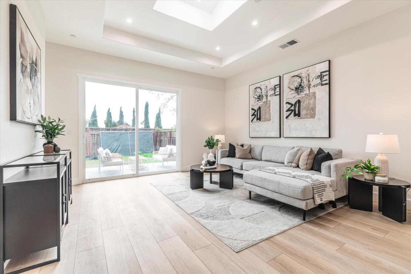 Detail Gallery Image 13 of 31 For 3367 Brigadoon Way, San Jose,  CA 95121 - 4 Beds | 3 Baths