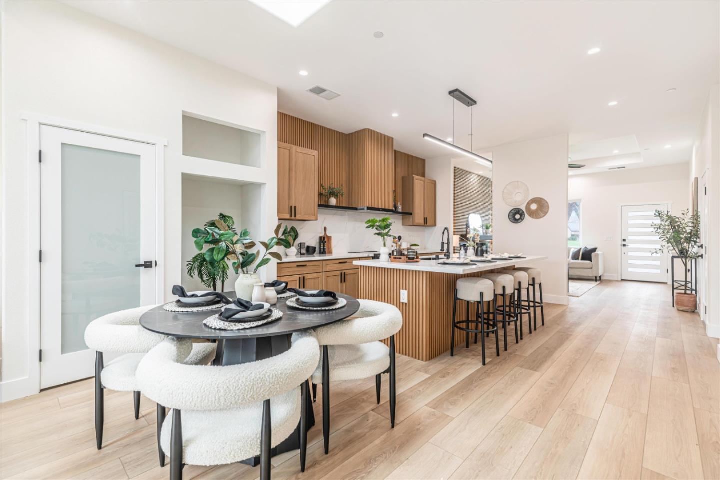 Detail Gallery Image 14 of 31 For 3367 Brigadoon Way, San Jose,  CA 95121 - 4 Beds | 3 Baths