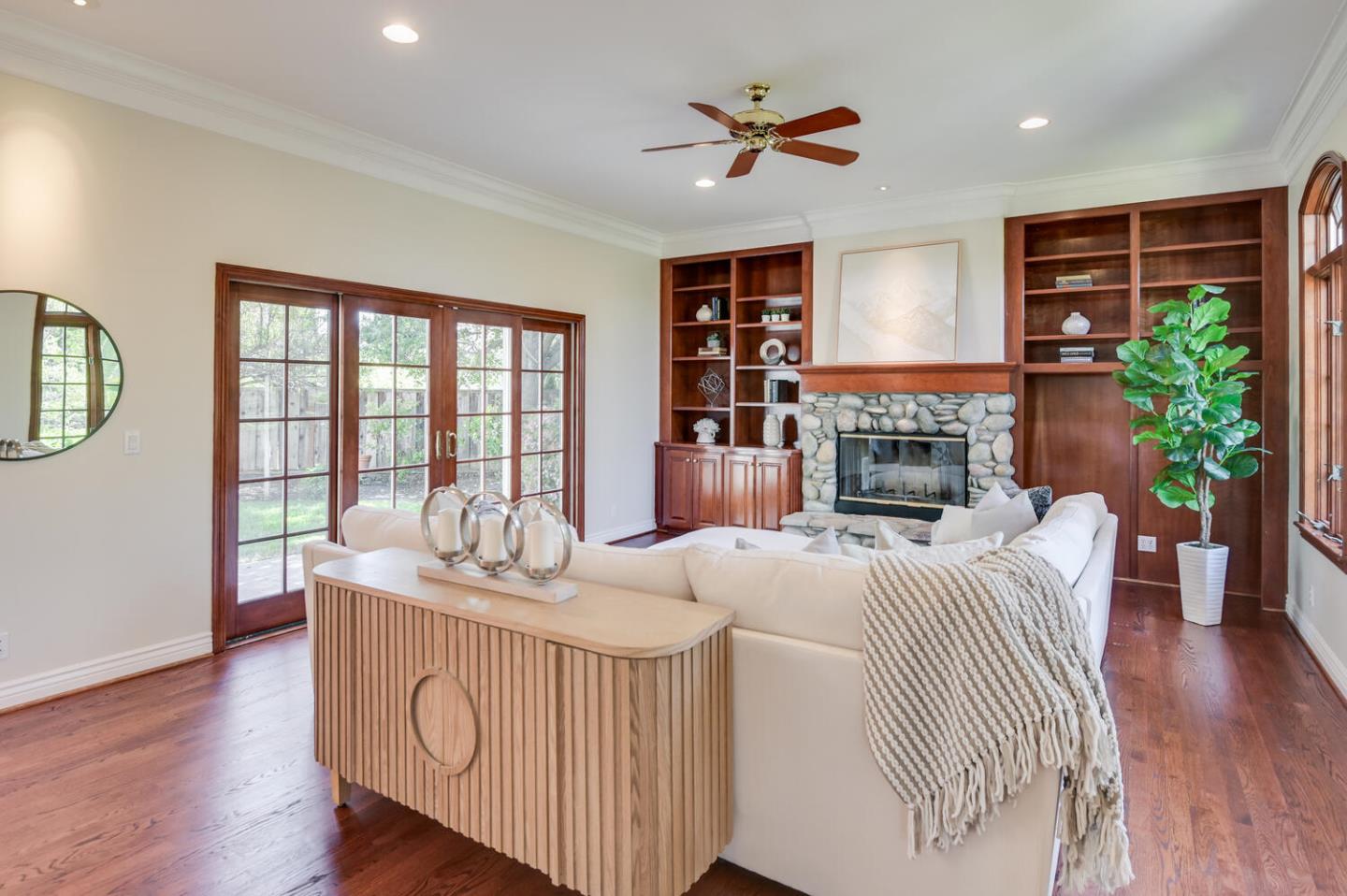Detail Gallery Image 15 of 38 For 681 San Juan St, Stanford,  CA 94305 - 4 Beds | 4/1 Baths