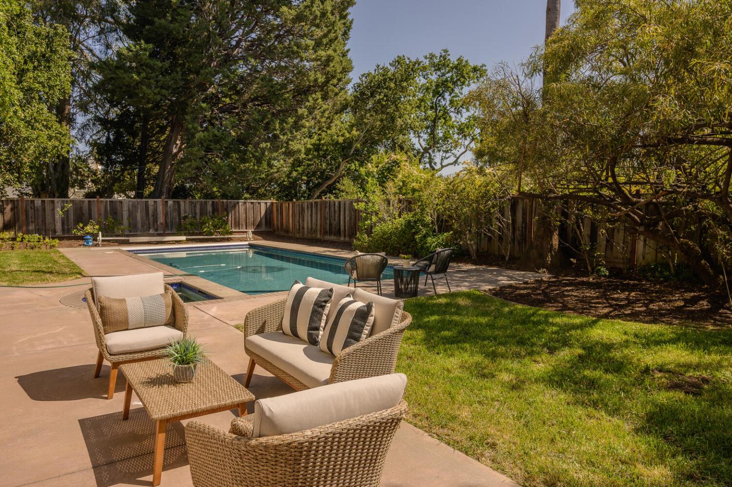 Detail Gallery Image 17 of 38 For 681 San Juan St, Stanford,  CA 94305 - 4 Beds | 4/1 Baths