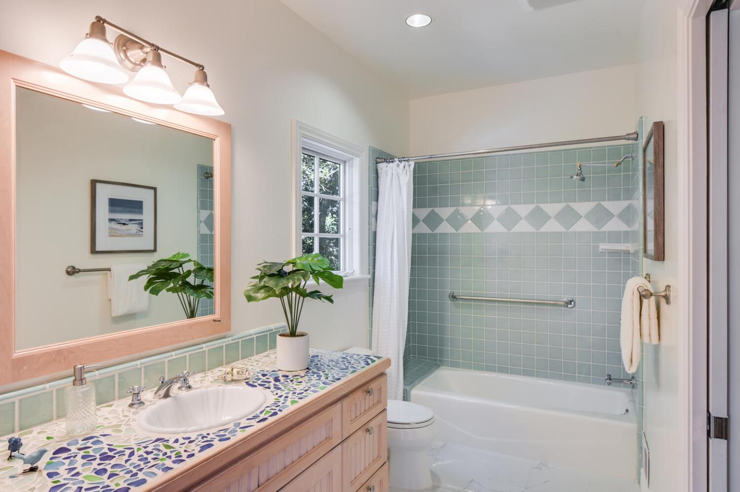 Detail Gallery Image 34 of 38 For 681 San Juan St, Stanford,  CA 94305 - 4 Beds | 4/1 Baths