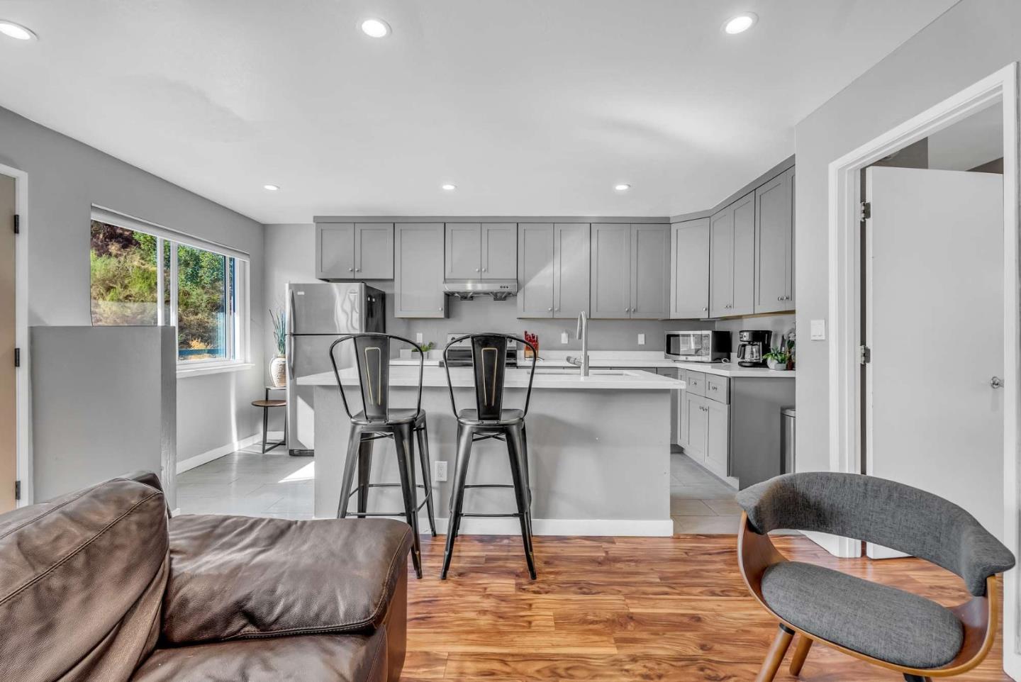 Detail Gallery Image 7 of 13 For 2241 Village Ct, Belmont,  CA 94002 - – Beds | – Baths