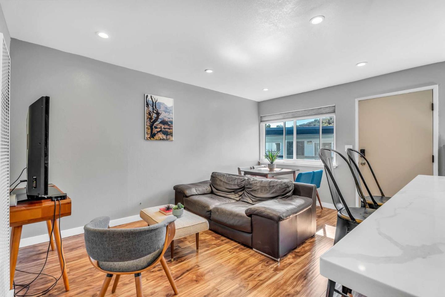 Detail Gallery Image 9 of 13 For 2241 Village Ct, Belmont,  CA 94002 - – Beds | – Baths