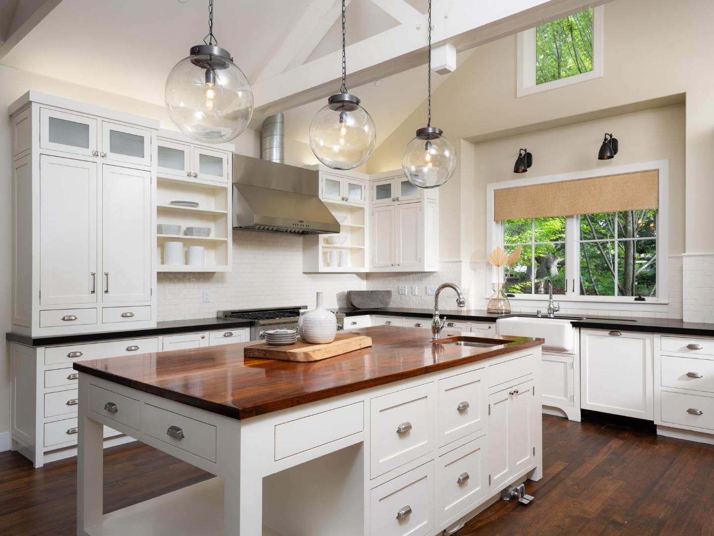 Detail Gallery Image 10 of 58 For 84 Lupin Ln, Atherton,  CA 94027 - 7 Beds | 6/1 Baths