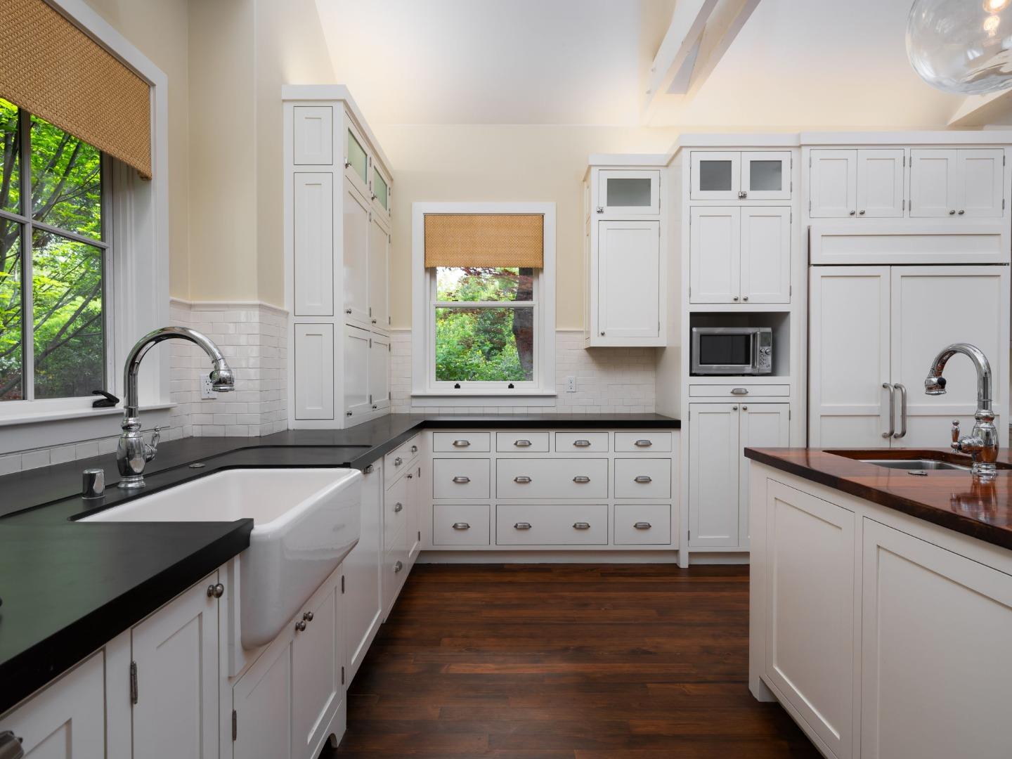 Detail Gallery Image 11 of 58 For 84 Lupin Ln, Atherton,  CA 94027 - 7 Beds | 6/1 Baths