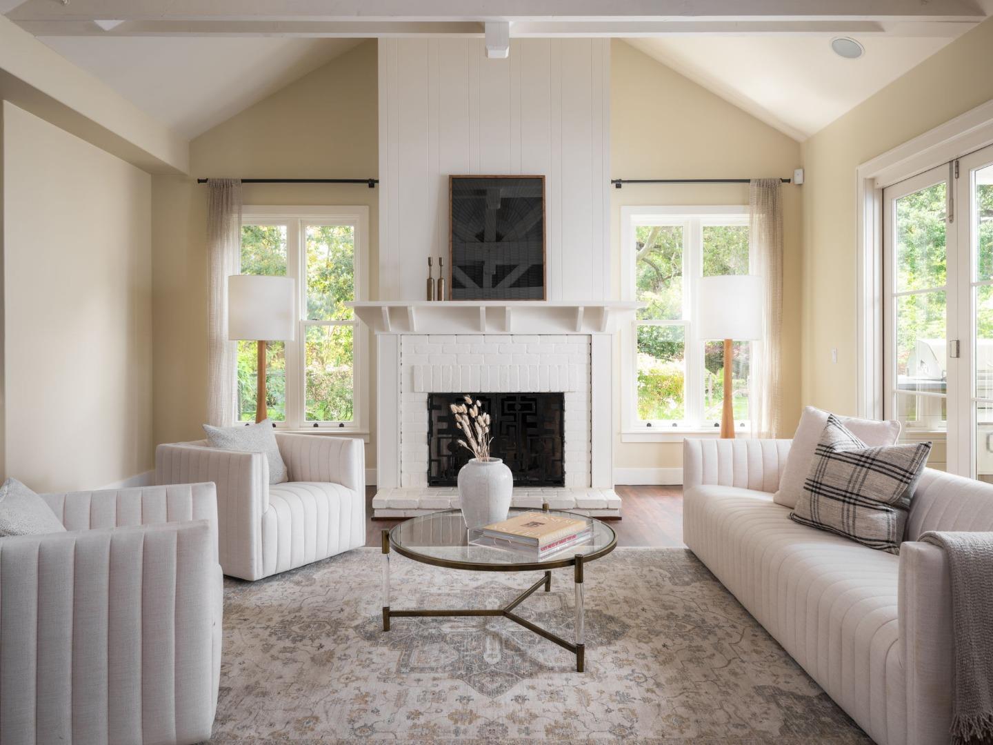 Detail Gallery Image 14 of 58 For 84 Lupin Ln, Atherton,  CA 94027 - 7 Beds | 6/1 Baths