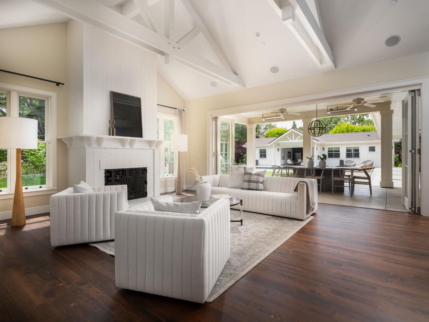 Detail Gallery Image 15 of 58 For 84 Lupin Ln, Atherton,  CA 94027 - 7 Beds | 6/1 Baths