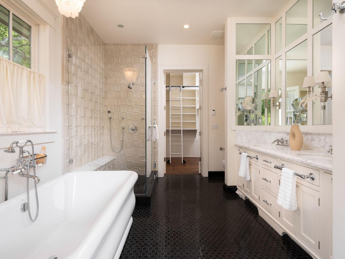 Detail Gallery Image 21 of 58 For 84 Lupin Ln, Atherton,  CA 94027 - 7 Beds | 6/1 Baths