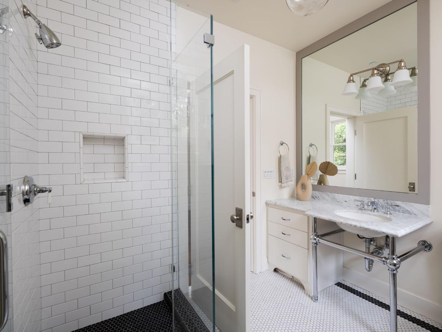 Detail Gallery Image 28 of 58 For 84 Lupin Ln, Atherton,  CA 94027 - 7 Beds | 6/1 Baths