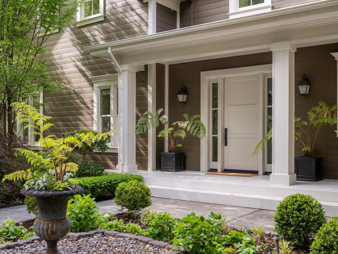 Detail Gallery Image 3 of 58 For 84 Lupin Ln, Atherton,  CA 94027 - 7 Beds | 6/1 Baths