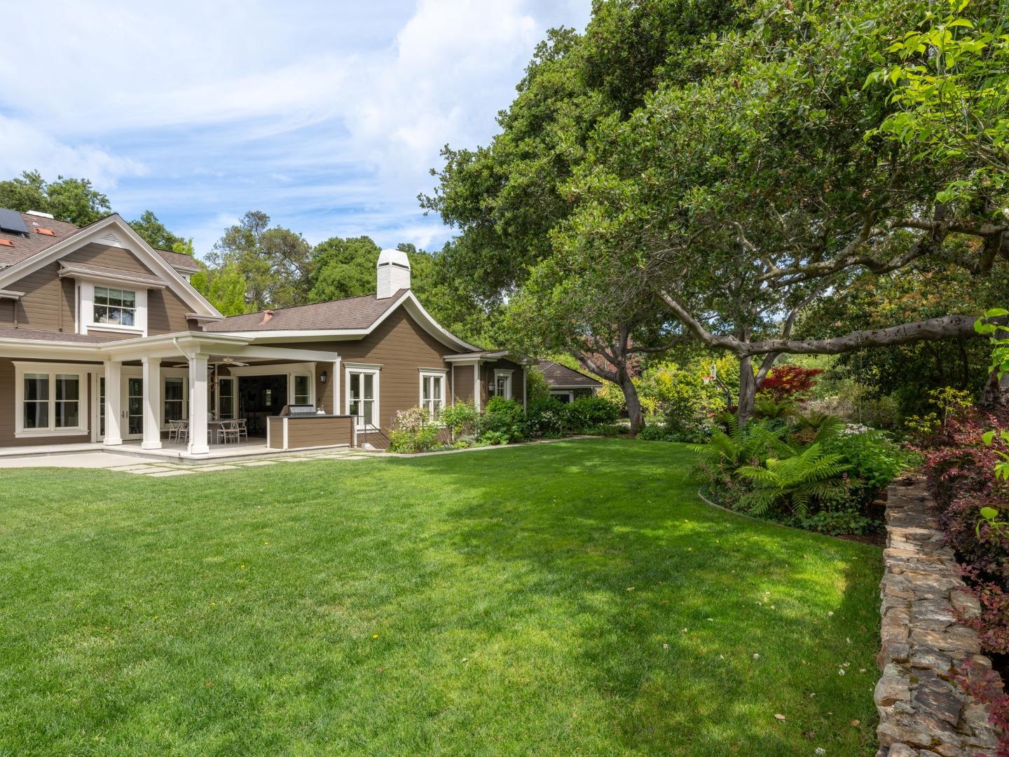 Detail Gallery Image 38 of 58 For 84 Lupin Ln, Atherton,  CA 94027 - 7 Beds | 6/1 Baths