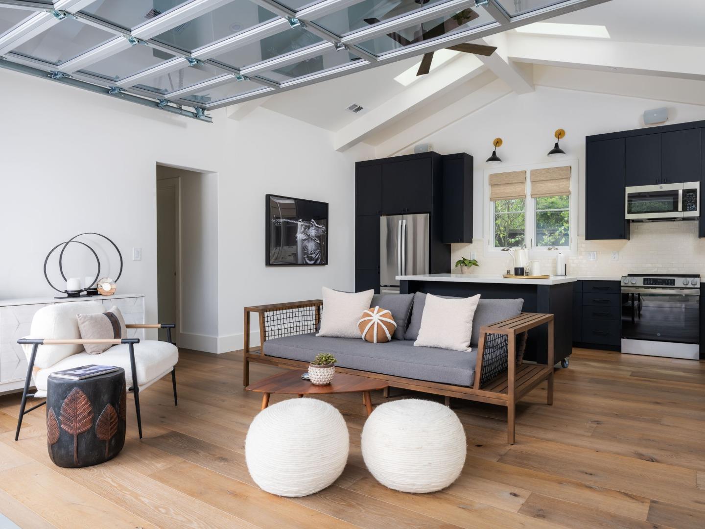 Detail Gallery Image 44 of 58 For 84 Lupin Ln, Atherton,  CA 94027 - 7 Beds | 6/1 Baths
