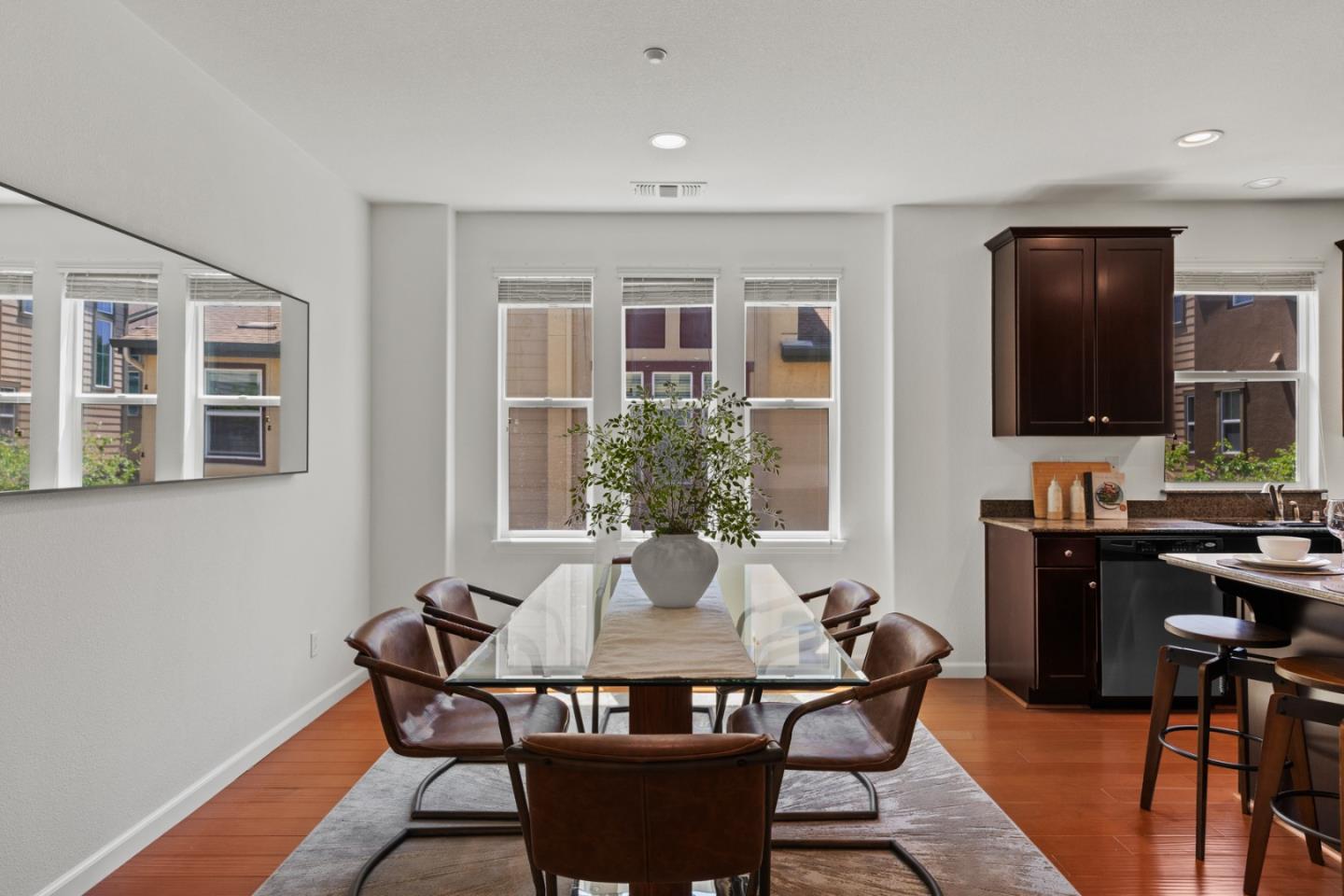 Detail Gallery Image 35 of 54 For 218 Peppermint Tree Ter #1,  Sunnyvale,  CA 94086 - 3 Beds | 2/2 Baths
