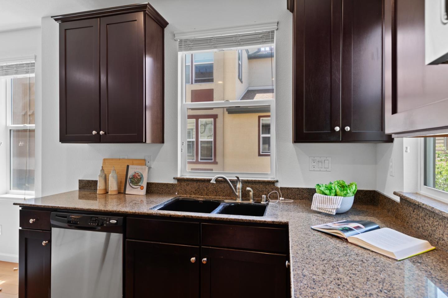 Detail Gallery Image 41 of 54 For 218 Peppermint Tree Ter #1,  Sunnyvale,  CA 94086 - 3 Beds | 2/2 Baths