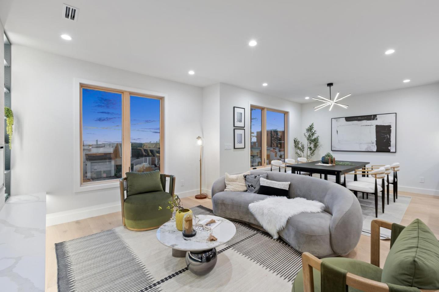 Detail Gallery Image 11 of 126 For 2250 44th Ave, San Francisco,  CA 94116 - 3 Beds | 3/2 Baths